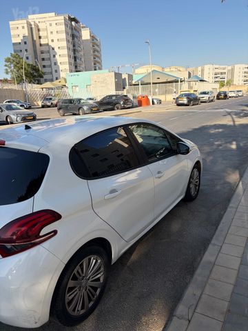 מודעת רכב פיג'ו 208