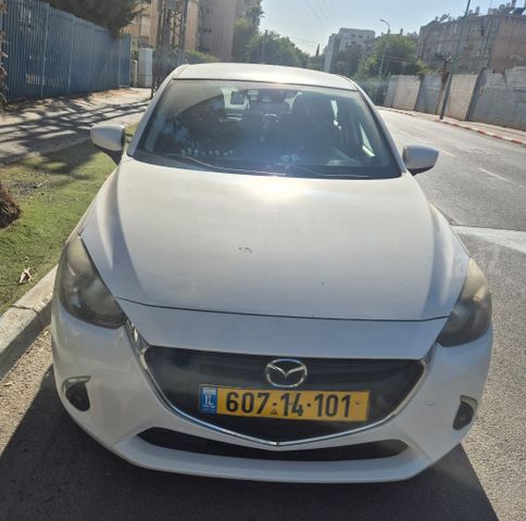 מודעת רכב מאזדה 2