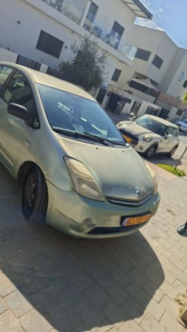 מודעת רכב טויוטה פריוס