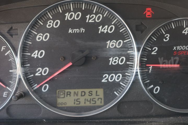 מודעת רכב מאזדה MPV