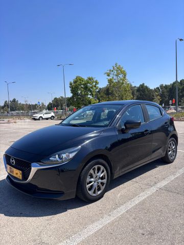 מודעת רכב מאזדה 2