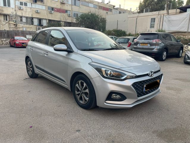 מודעת רכב יונדאי i20