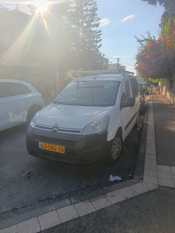 מודעת רכב סיטרואן ברלינגו