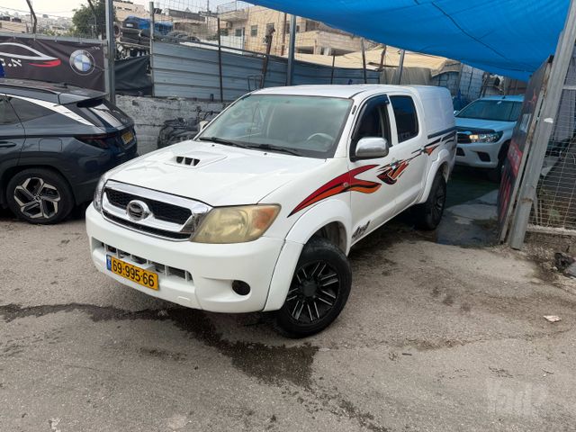 מודעת רכב טויוטה היילקס ויגו