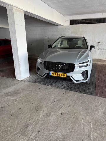 XC60 Plus Dark אוט׳ 2.0 (250 כ״ס)