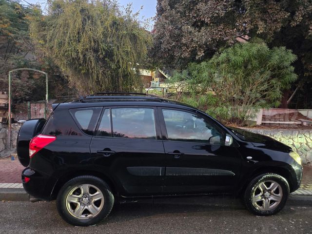 מודעת רכב טויוטה RAV4