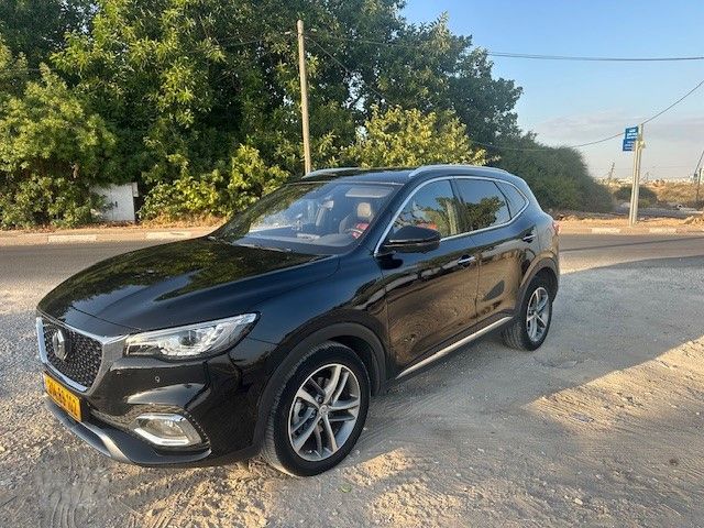 מודעת רכב אם ג'י EHS PHEV