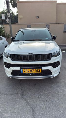 מודעת רכב ג'יפ קומפאס
