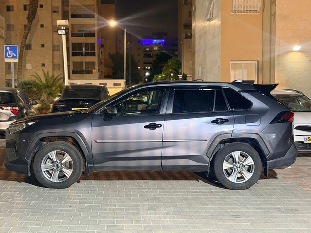 מודעת רכב טויוטה RAV4