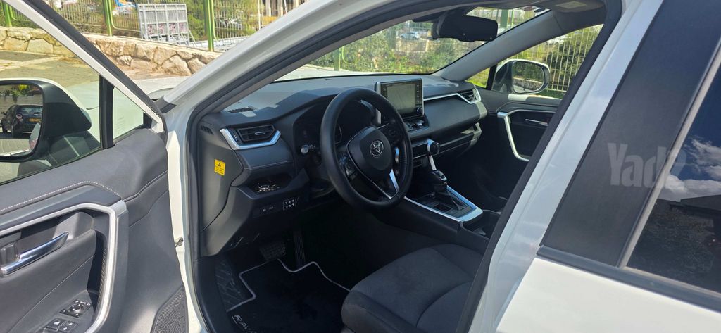 מודעת רכב טויוטה RAV4
