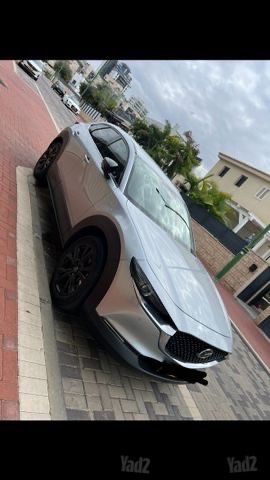 מודעת רכב מאזדה CX-30