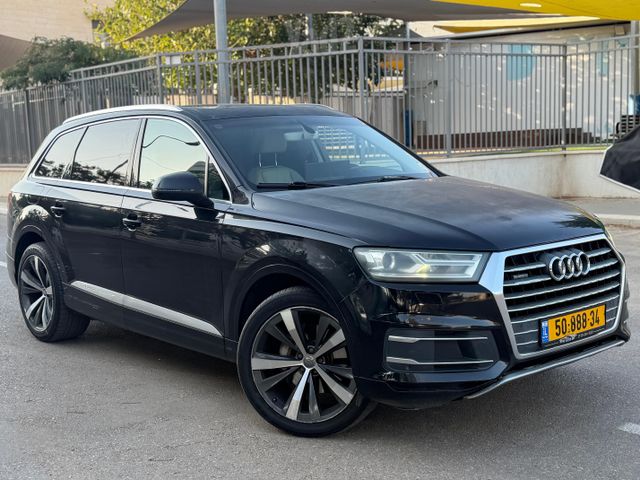 מודעת רכב אאודי Q7