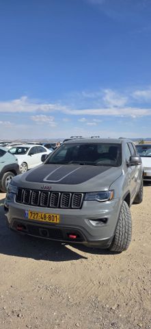 מודעת רכב ג'יפ גרנד צ'ירוקי
