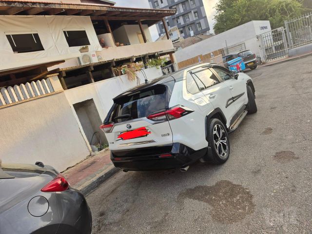 מודעת רכב טויוטה RAV4