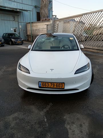 מודעת רכב טסלה מודל 3