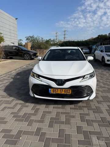 קאמרי LE היברידי אוט׳ 2.5 (178 כ״ס) [2020-2021]