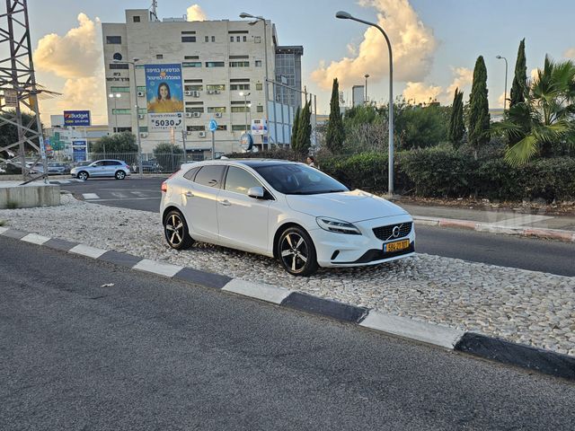 מודעת רכב וולוו V40