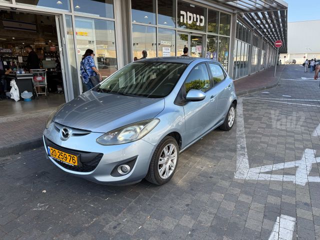 מודעת רכב מאזדה 2