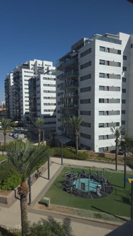 שדרות מונטיפיורי 17