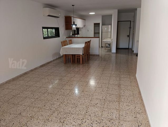 תמונה מהדירה ברעננה, 4 חדרים
