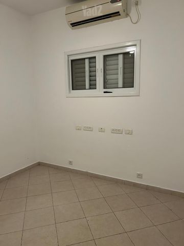 תמונה מהדירה ברמת השרון, 3 חדרים