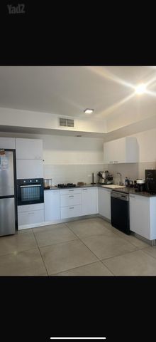 עציון 24