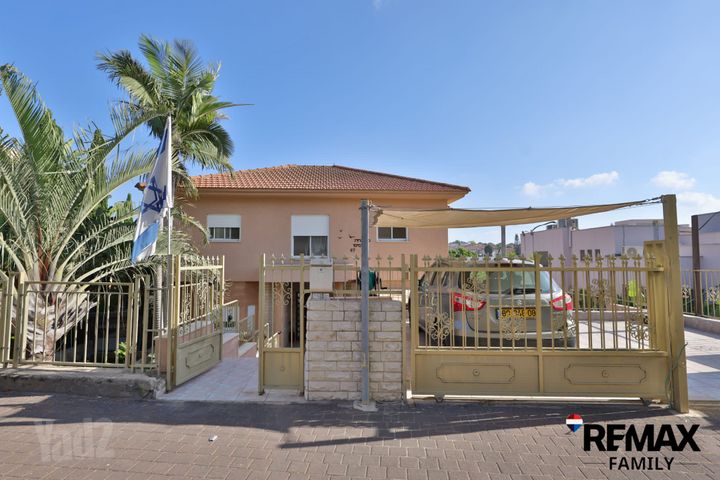 פייר אוגוסט רנואר 57