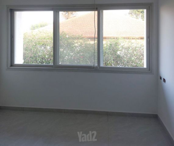 תמונה מהדירה ברעננה, 6 חדרים