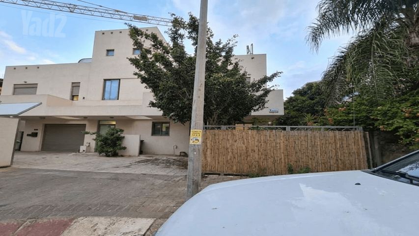 משה ארם 9