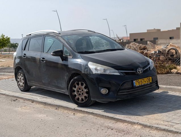 מודעת רכב טויוטה ורסו