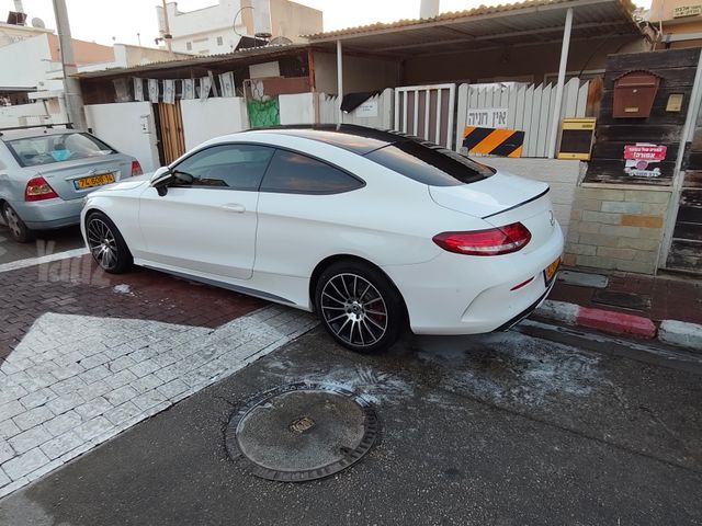מודעת רכב מרצדס-בנץ C-class