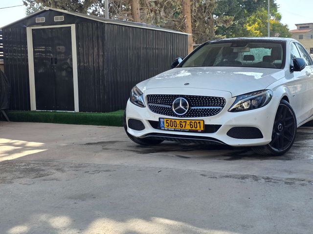 מודעת רכב מרצדס-בנץ C-class