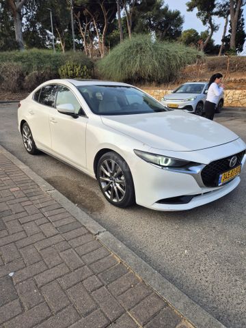 מודעת רכב מאזדה 3