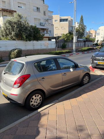 i20 Insight אוט׳ 1.4 (100 כ״ס)
