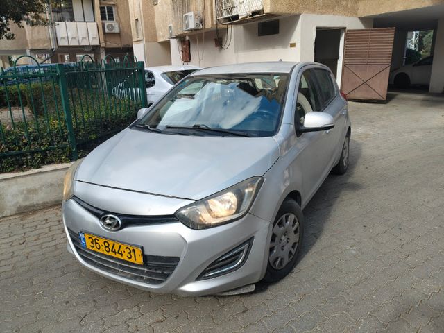 מודעת רכב יונדאי i20