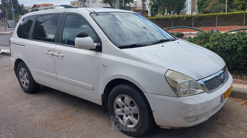 מודעת רכב קיה קרניבל