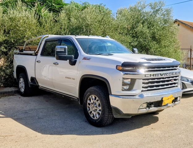 סילברדו LTZ 2500 אוט׳ 6.6 (445 כ״ס)