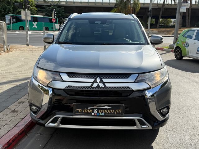 מודעת רכב מיצובישי אאוטלנדר 1