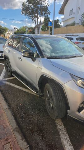 מודעת רכב טויוטה RAV4