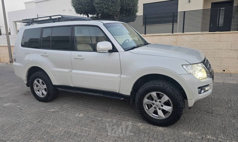 פג'רו Dakar אוט׳ 7 מק 5 דל 3.2 (190 כ״ס)