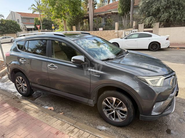 מודעת רכב טויוטה RAV4