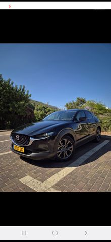 מודעת רכב מאזדה CX-30
