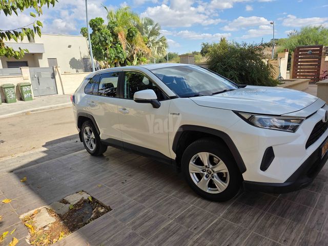 מודעת רכב טויוטה RAV4