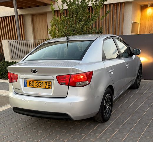 פורטה  LX אוט׳ 1.6 (130 כ״ס) [2009-2013]