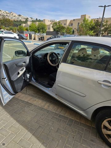 קורולה GLI Plus אוט׳ 1.6 (124 כ״ס)