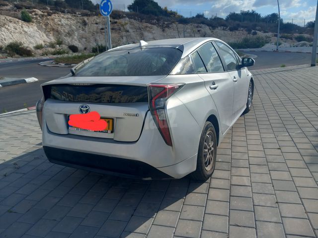 מודעת רכב טויוטה פריוס