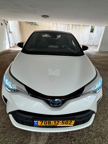 מודעת רכב טויוטה C-HR