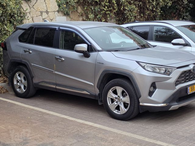 מודעת רכב טויוטה RAV4