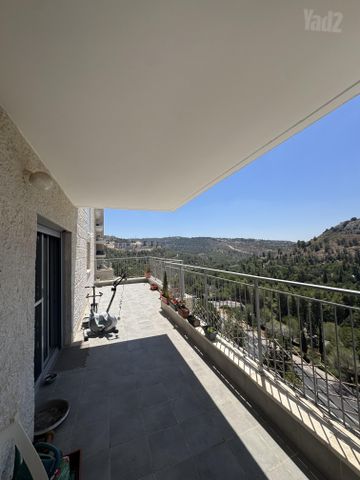 אדמונד סחייק 15