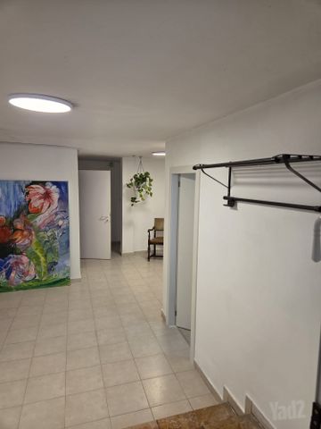 תמונה מהדירה בהוד השרון, 2 חדרים